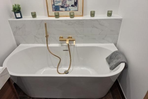 Découvrez la transformation incroyable d'une salle de bain à Norolles 